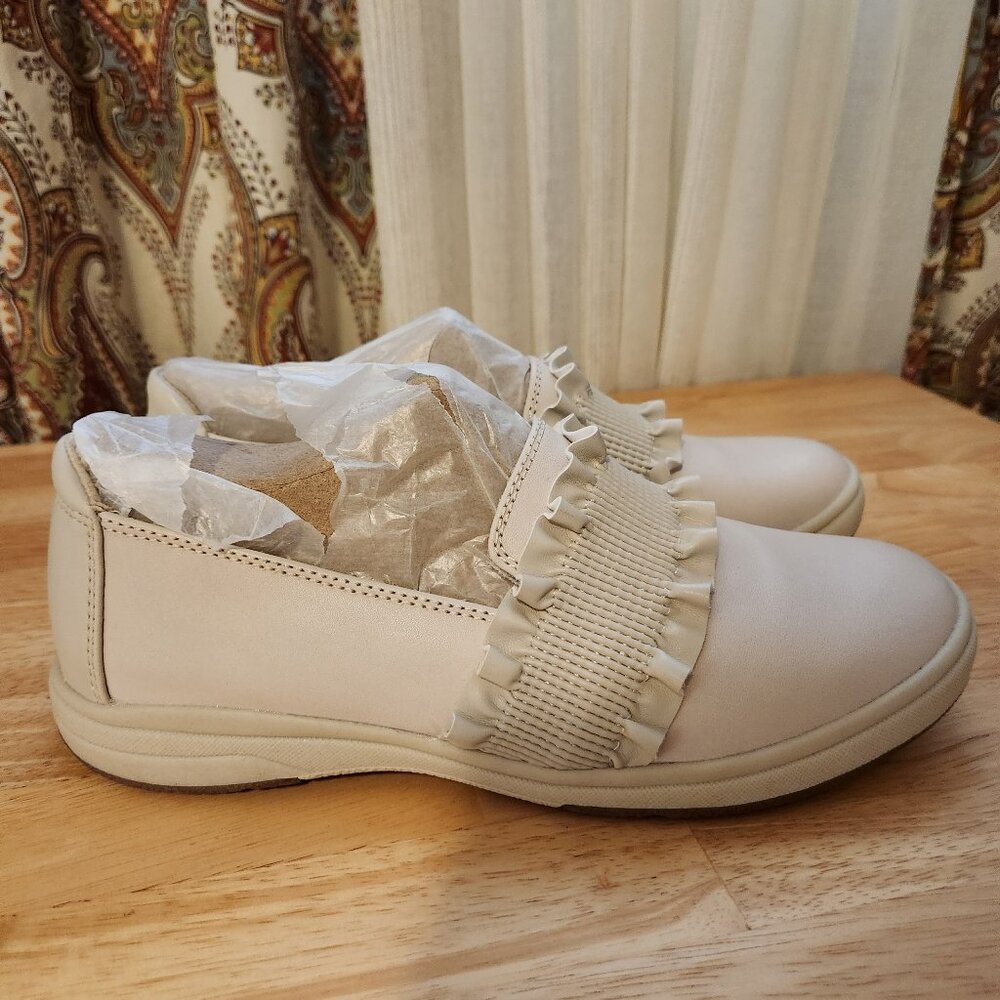 New With Tags Earth Origins Loafer Sz 7